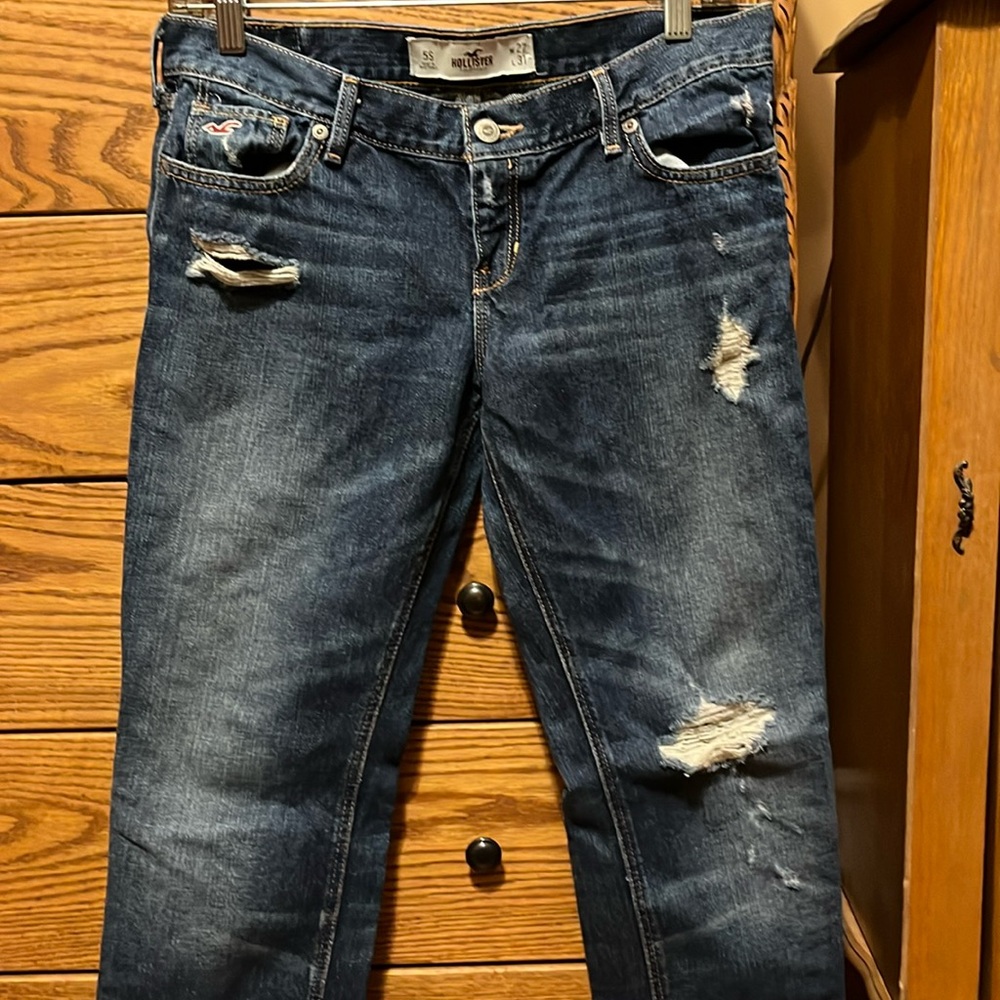 Women’s size 5 short hollister jeans